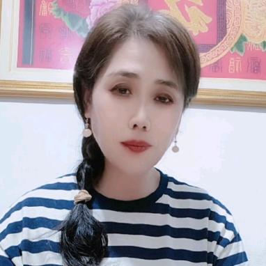 悠闲的大姐