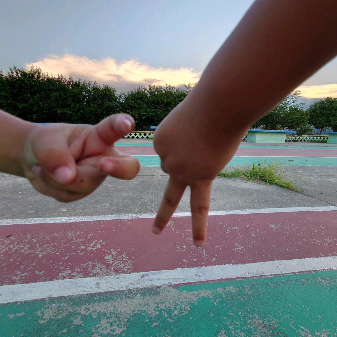 ～