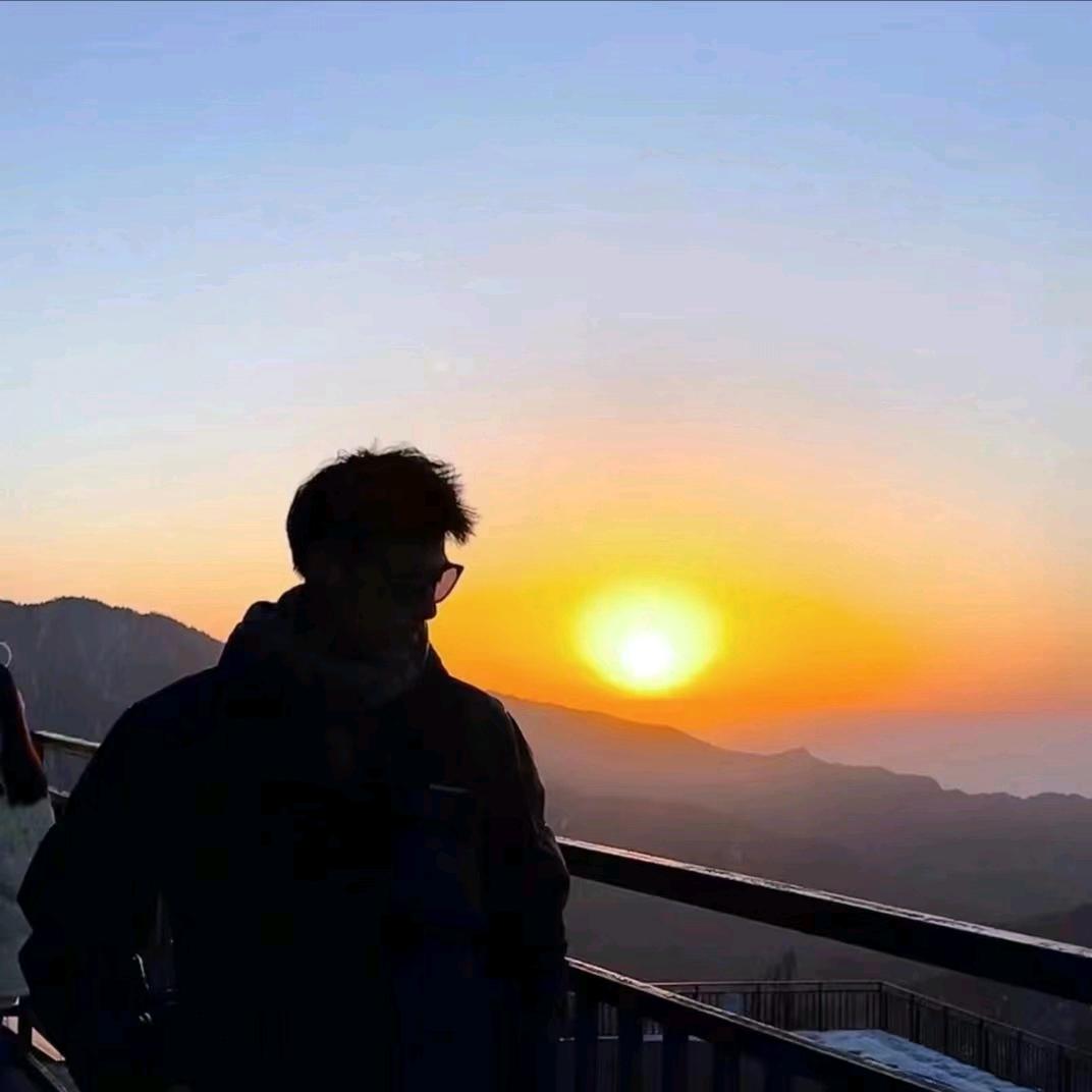 上云端看世间