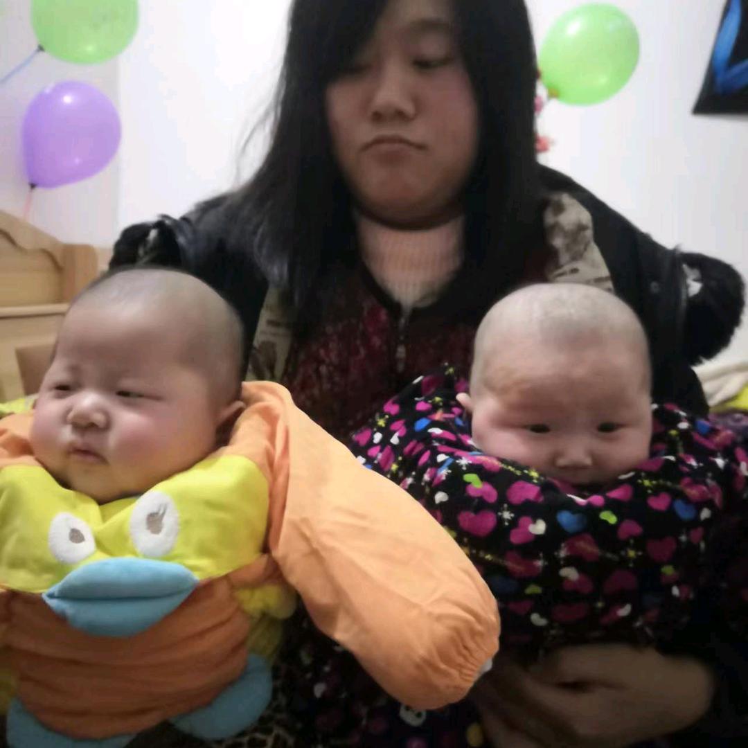 户外摆摊卖糖葫芦