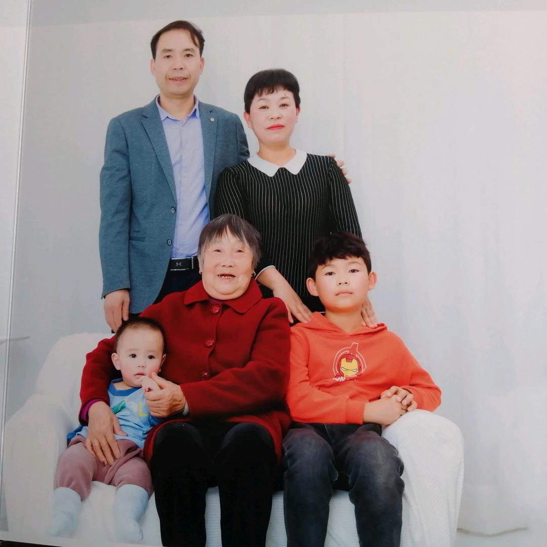 成卓