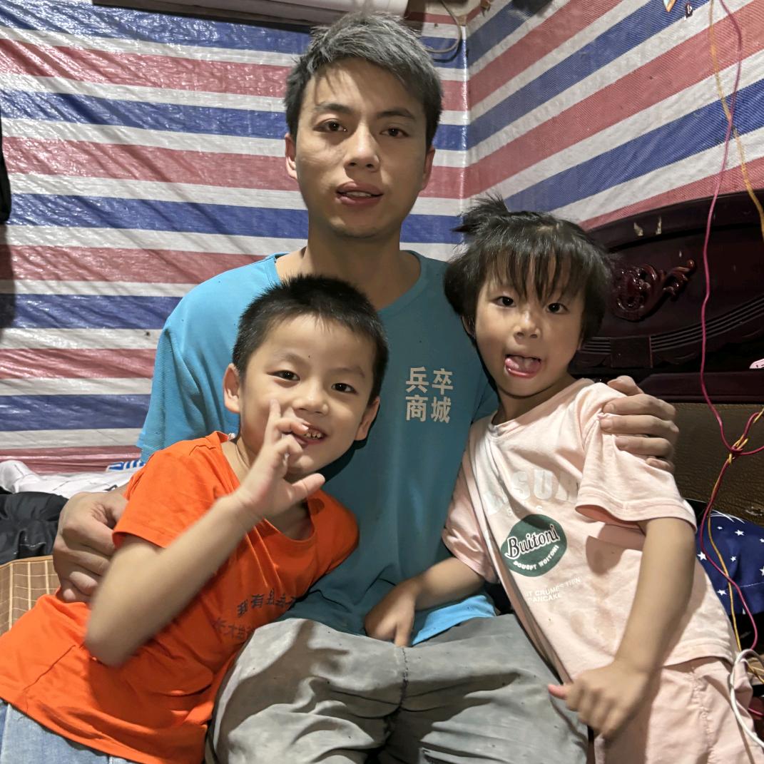 单亲爸爸小胡
