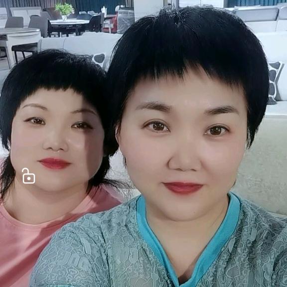 唐山卖家具的俩姐妹