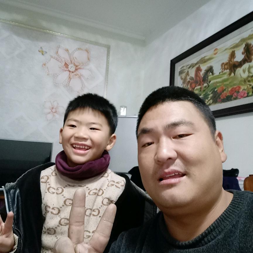 轩阳大物鲤鱼垂钓园无限回锅鱼塘。