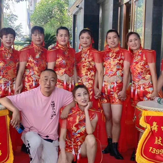 舞动健康鼓舞队