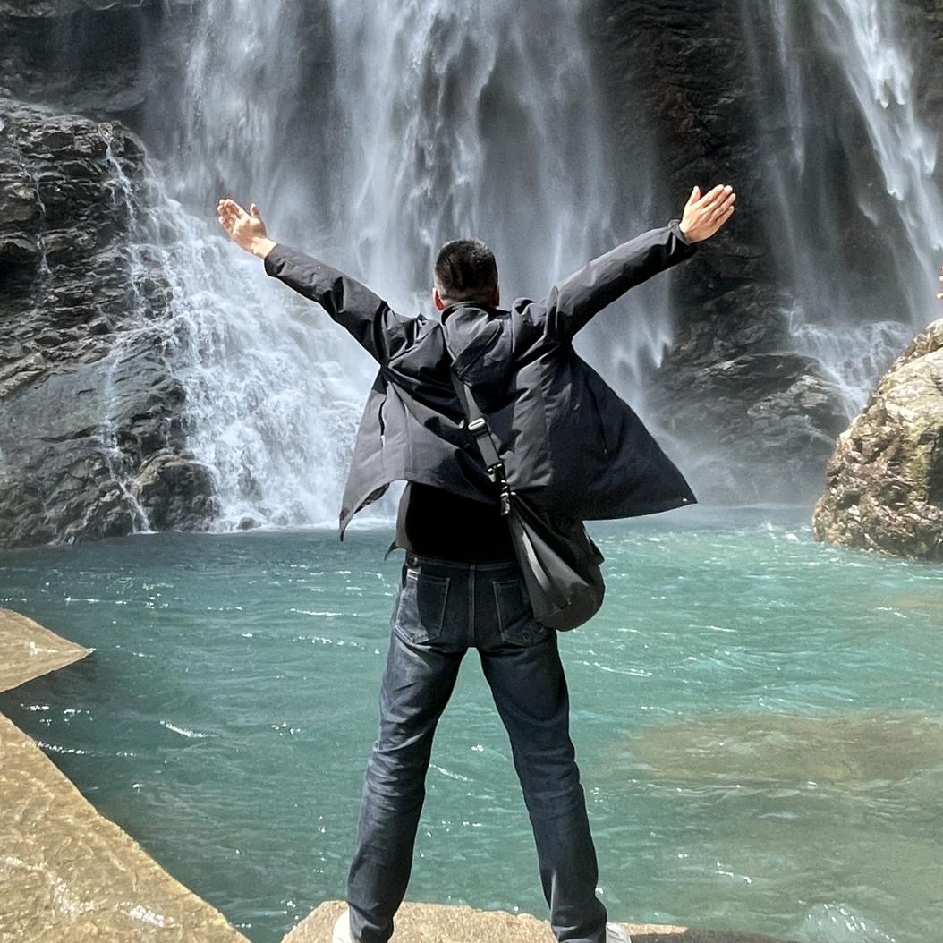 穷的他爷失笑了