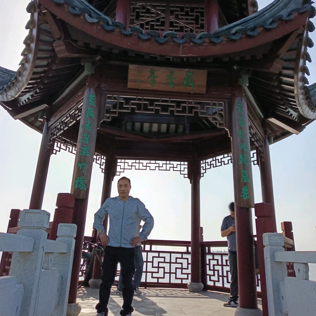 霸道的总裁。