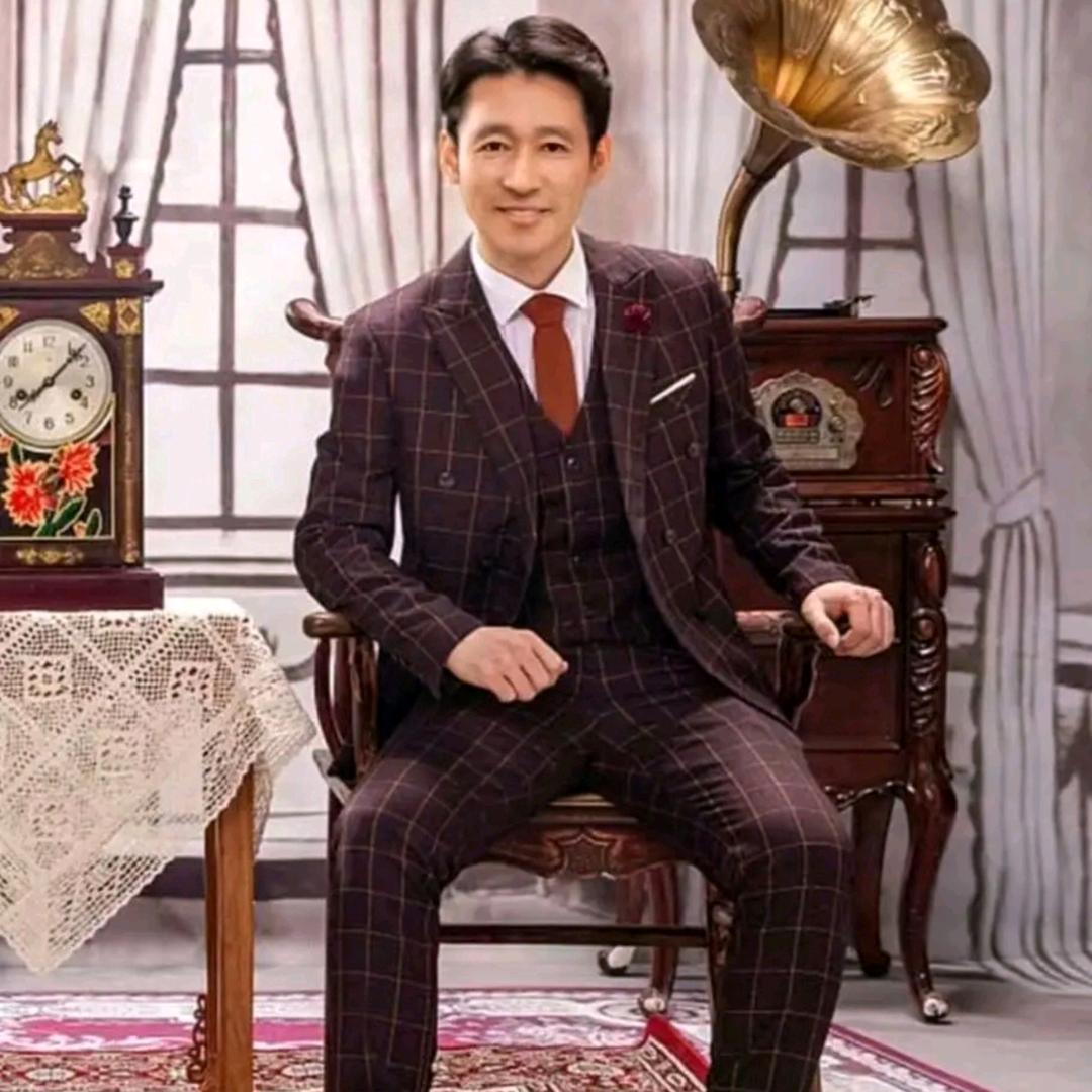 鸿晨浪子