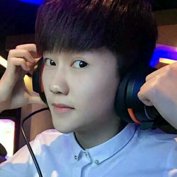 ☞《没人要的小帅哥》☜