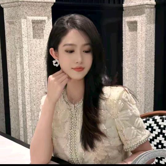 大李Dali-精致穿搭