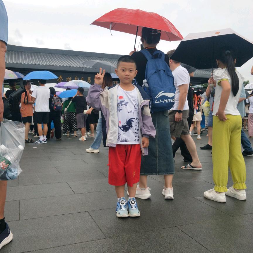 春江浩难渡,空尔梦中寻。