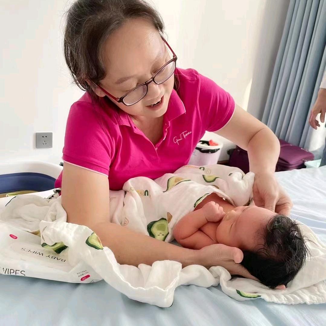 易姐母婴护理课堂