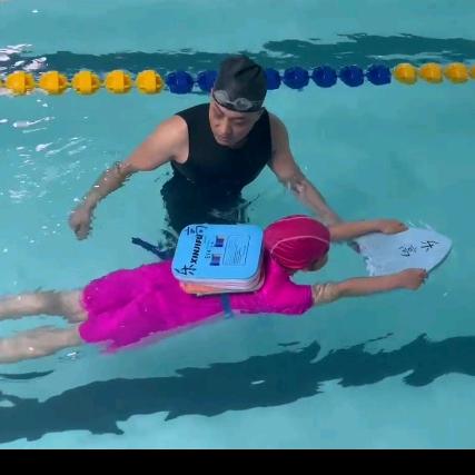 周口游泳高教练