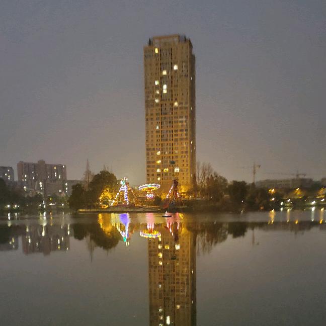 黄金湖