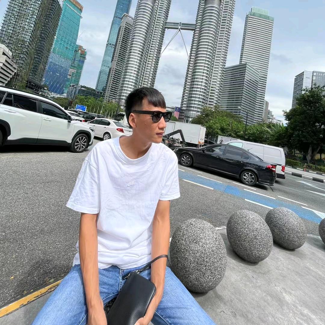 铜臭$解千愁