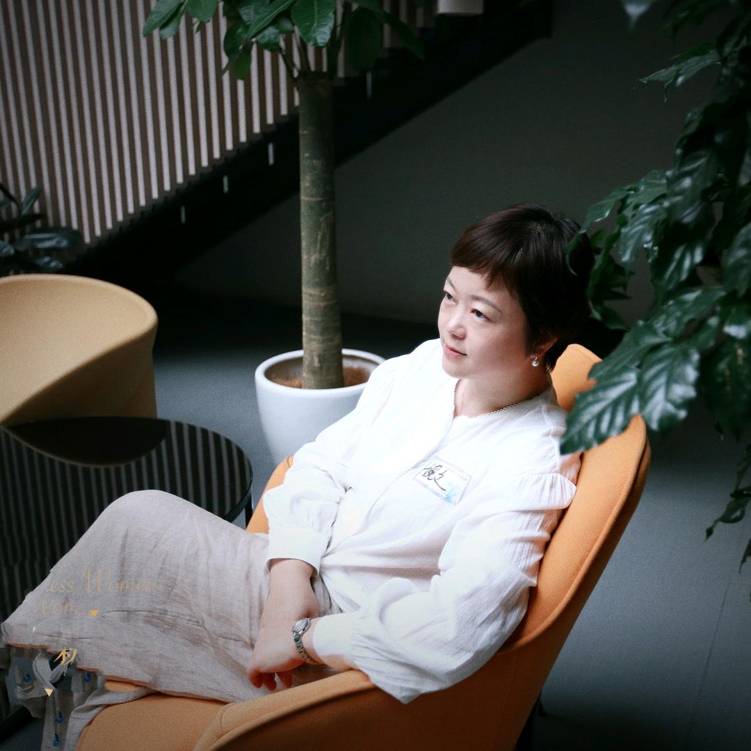 Lena｜AI外贸增长学姐