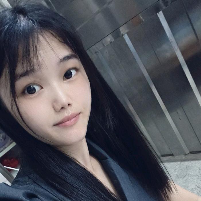 小何