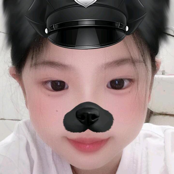 小哭包(๑><๑）