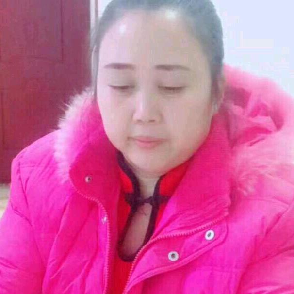 罗三妹晚上8点10开播农村大妈。