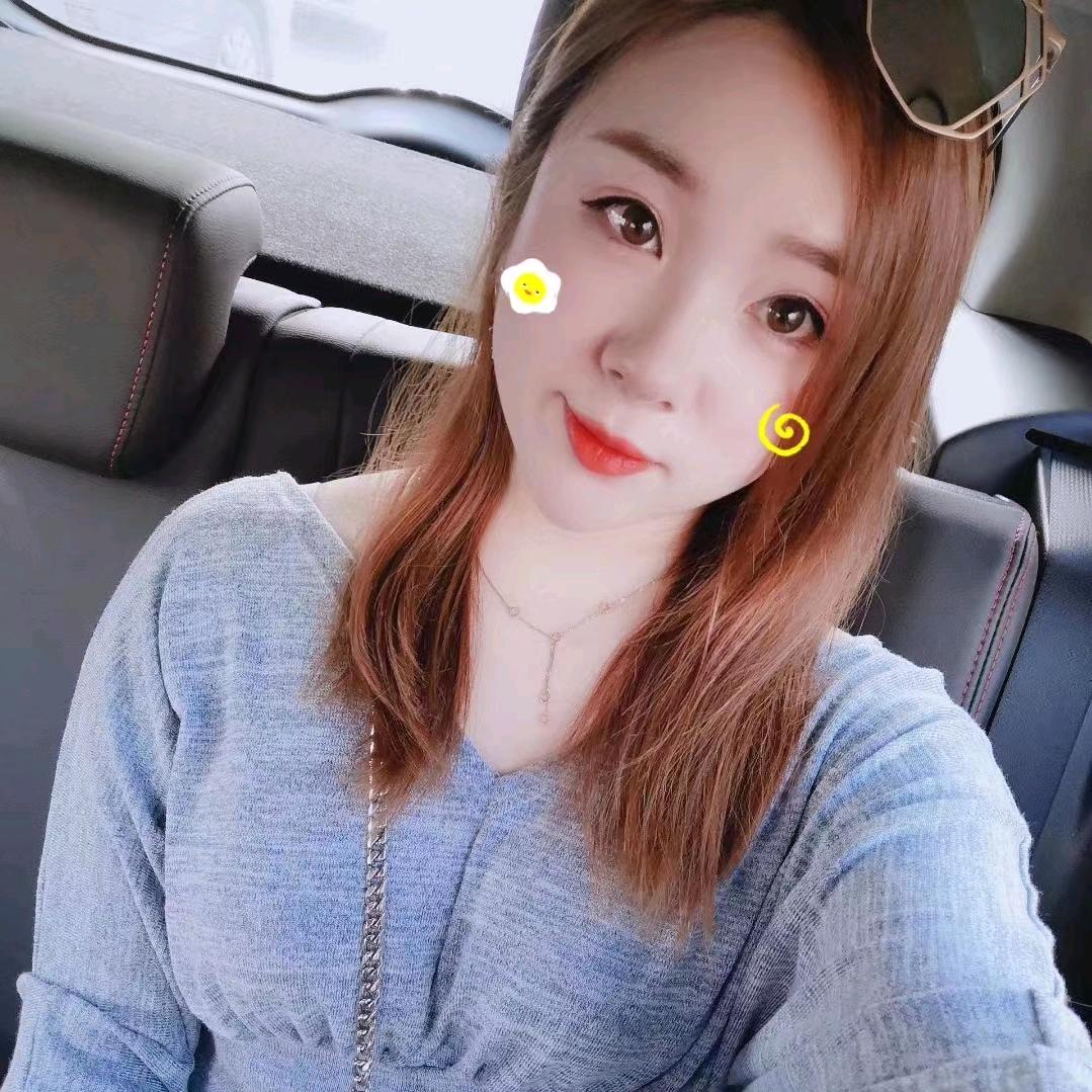 Yi.