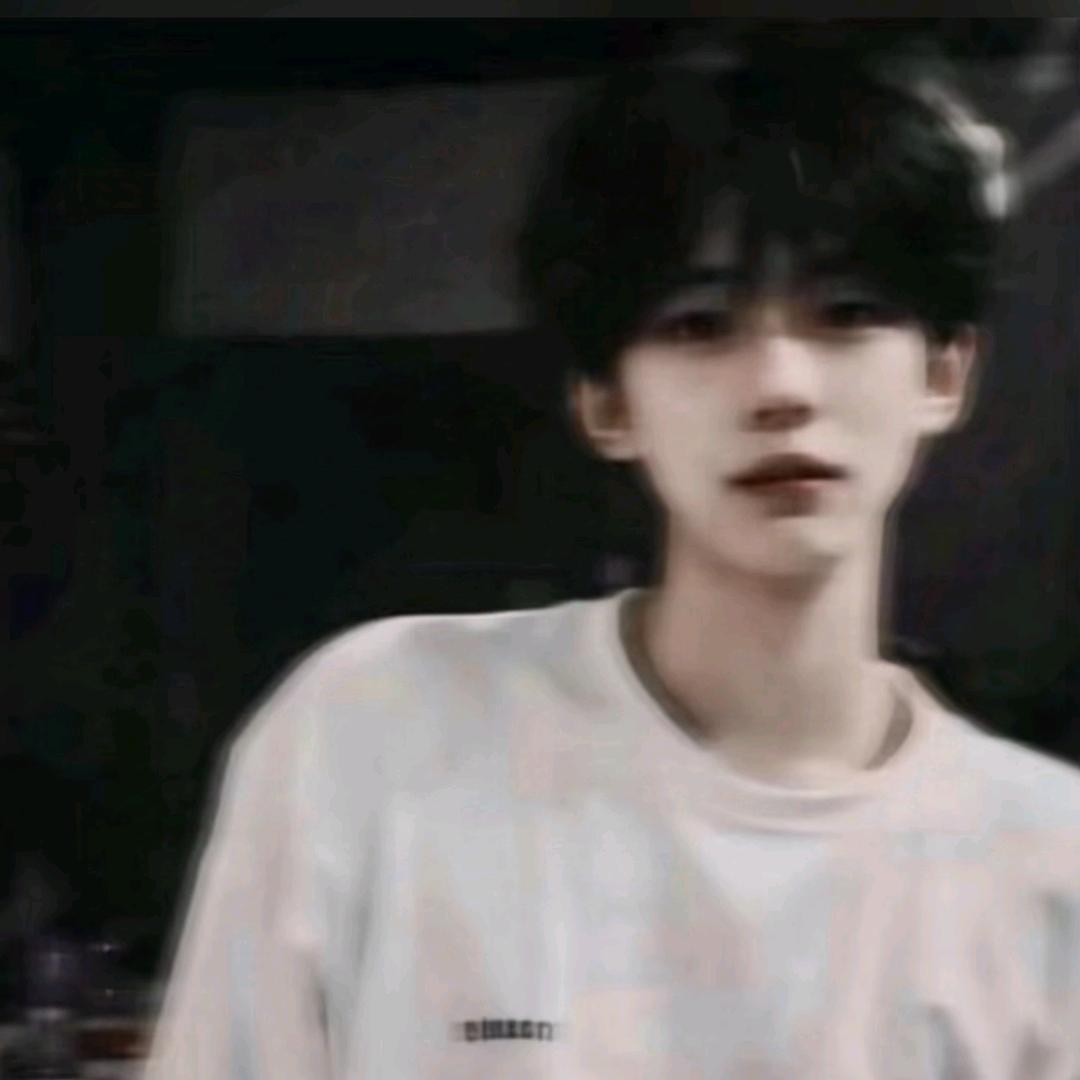男孩