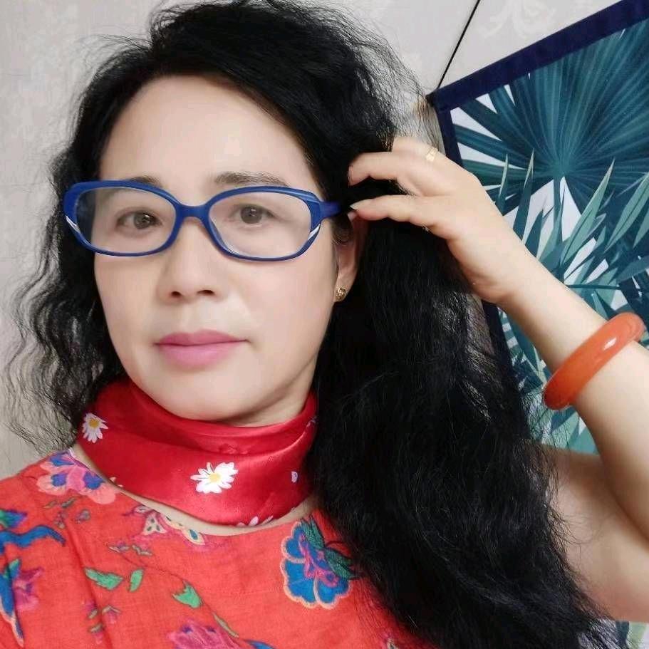 贝乡服装店刘姐