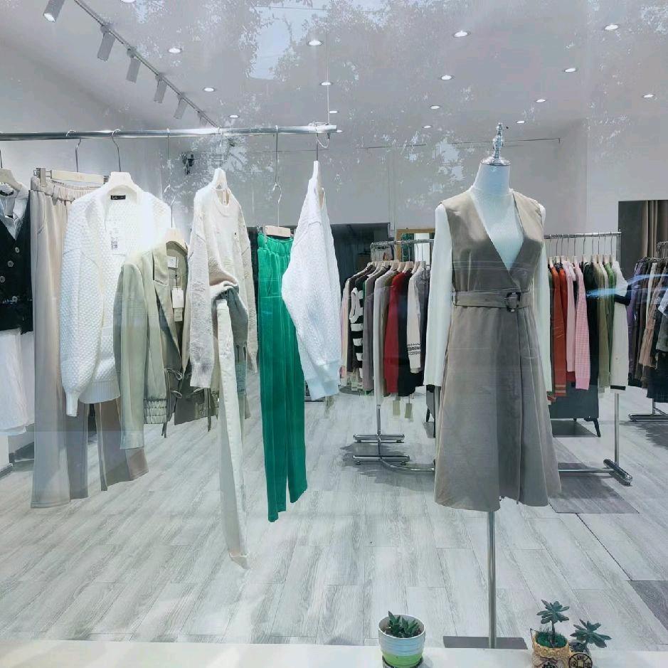 零陵一中简衣女装店