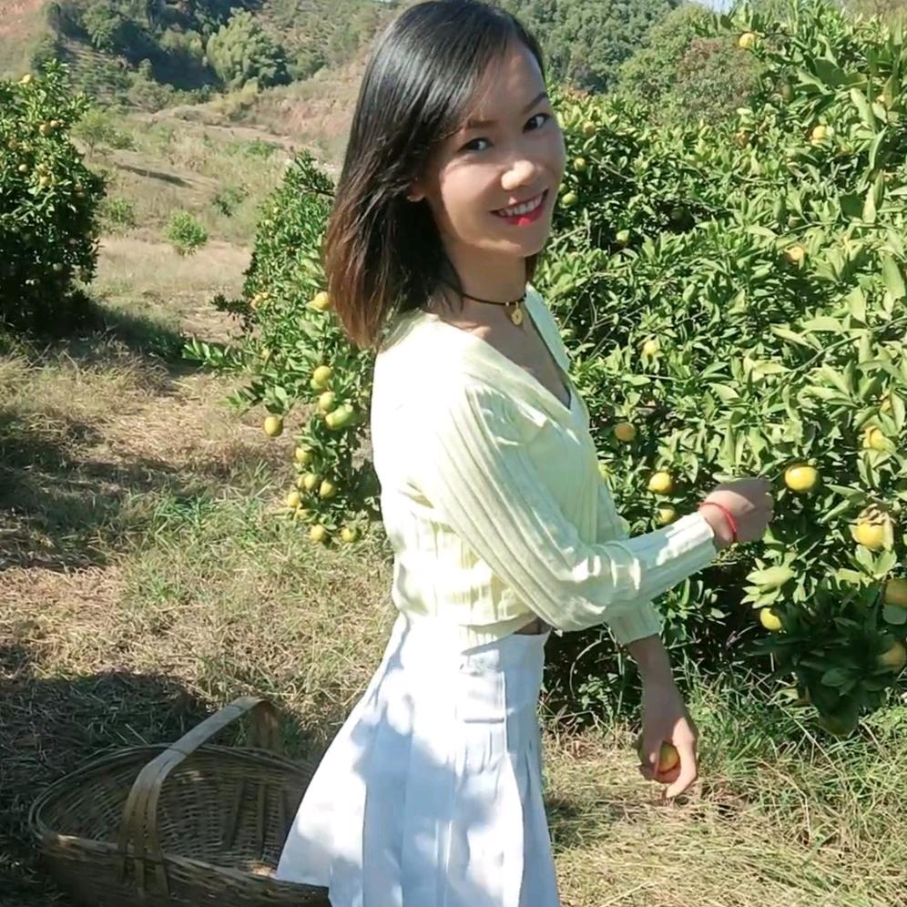 小芬牵你一起走