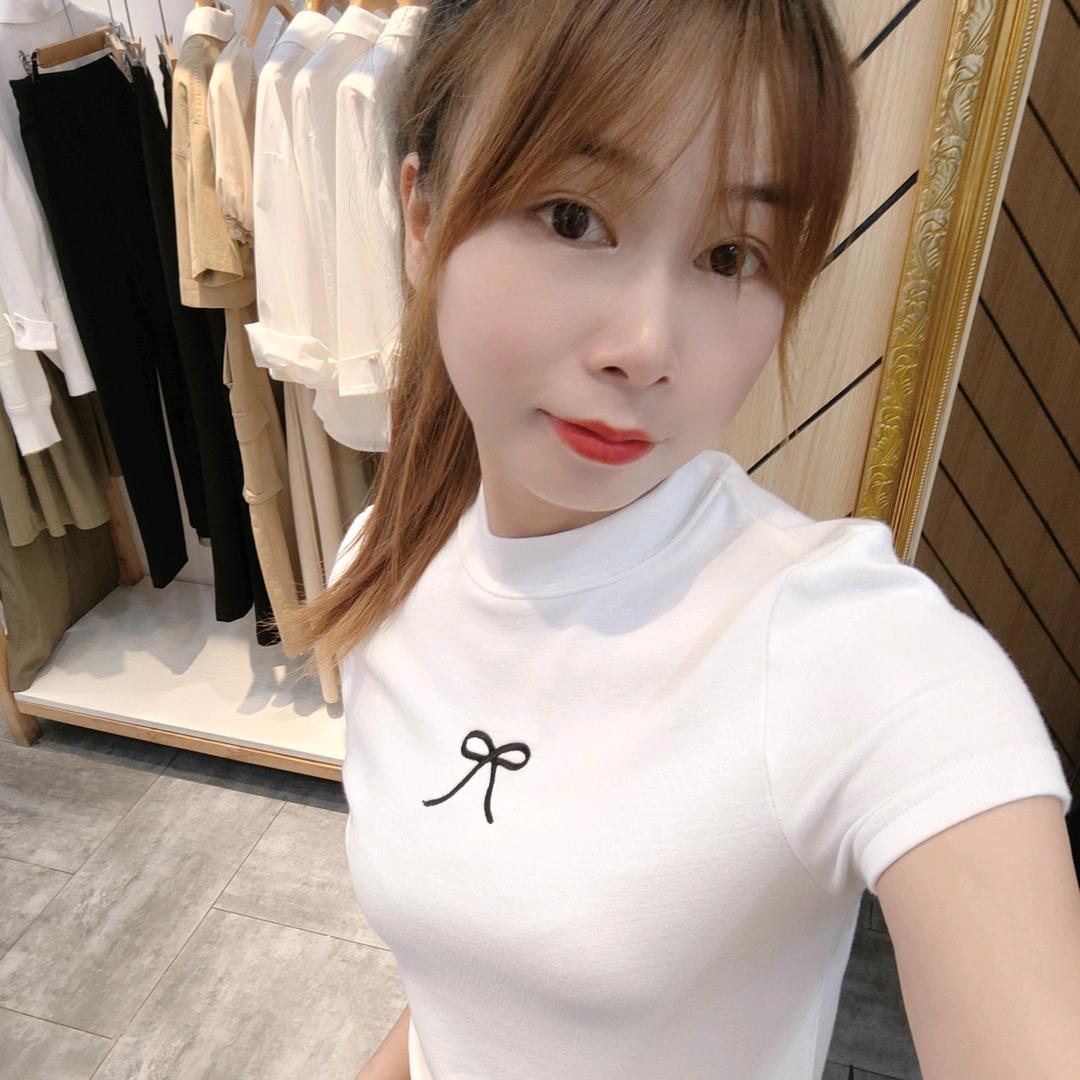 衣淑女装三江三十米大街店珊瑚