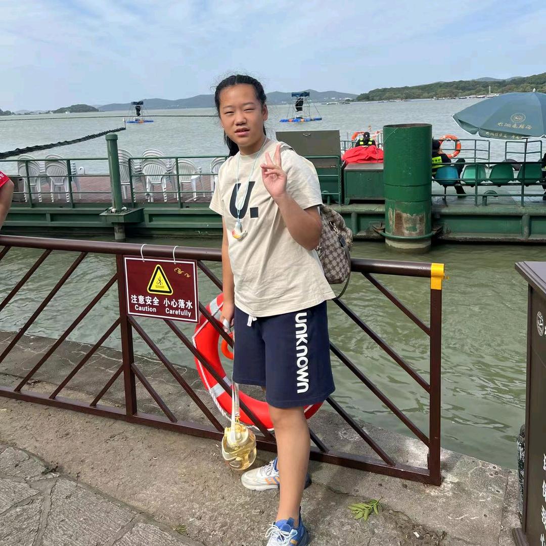 义乌寺西村龙虾、青花椒鱼