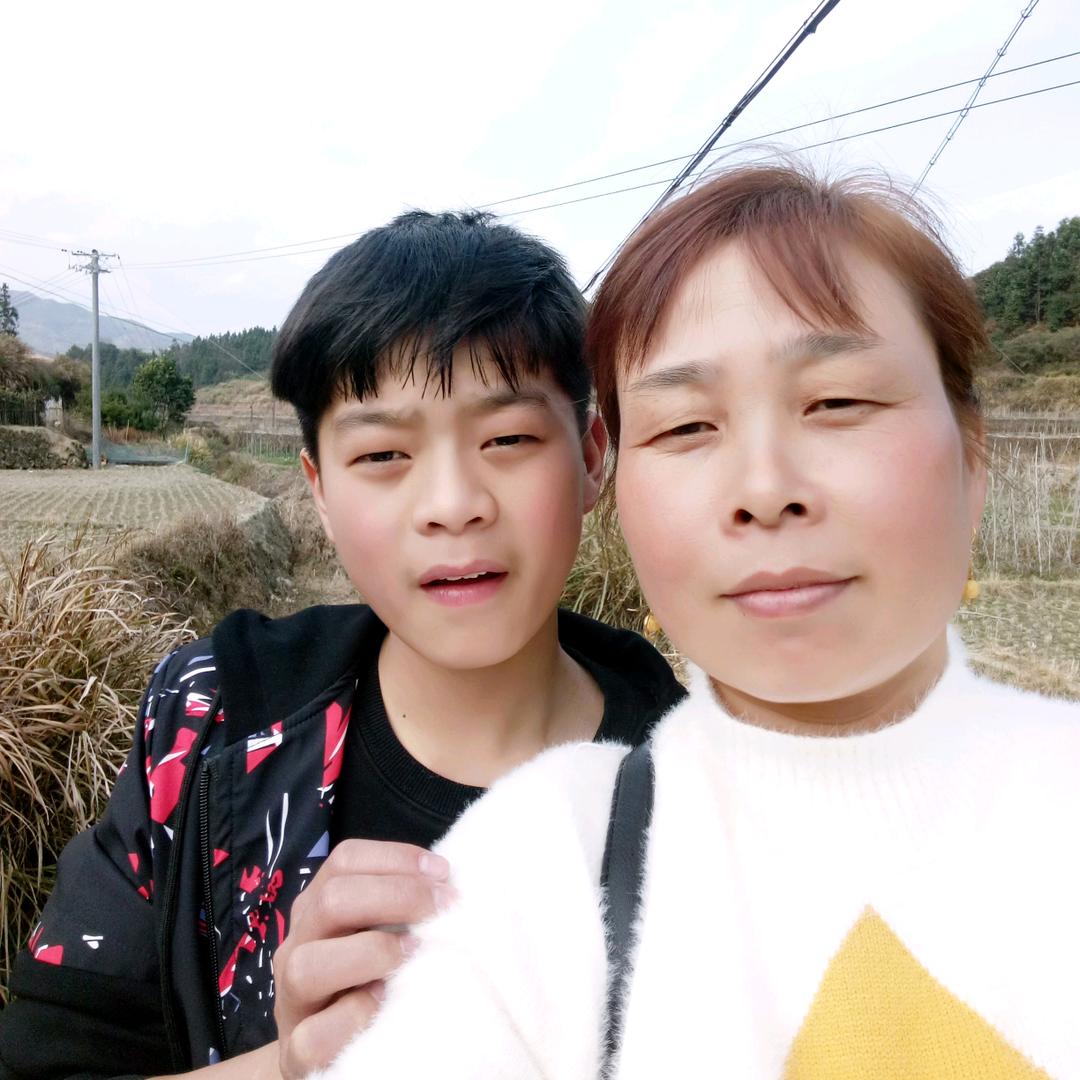 黄金秀