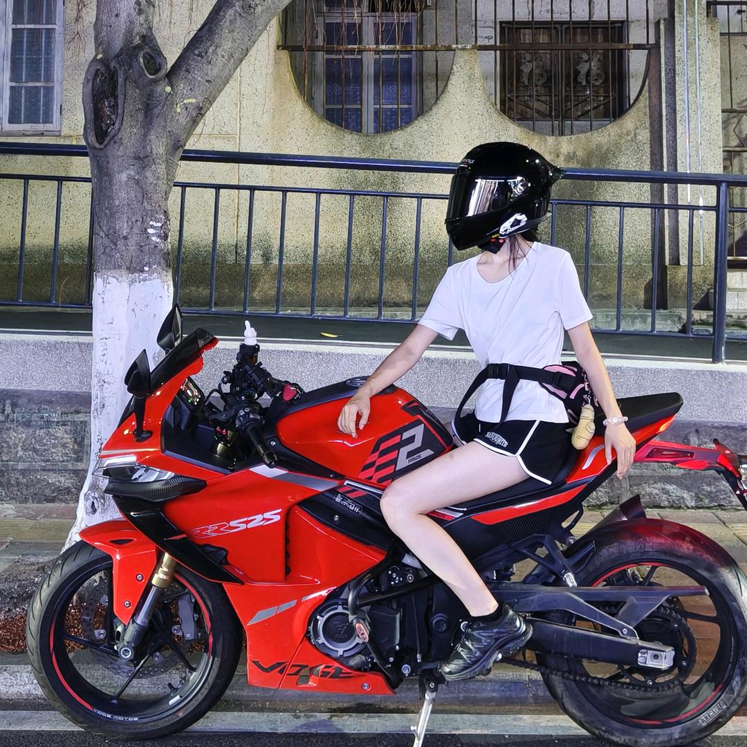 草莓摩托🏍️