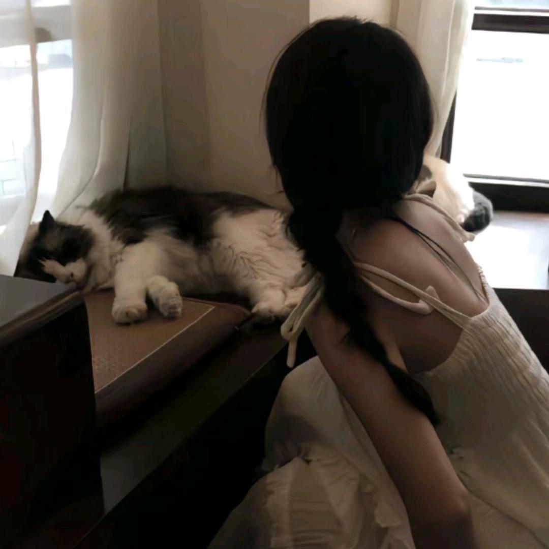 一杯冰美式  °