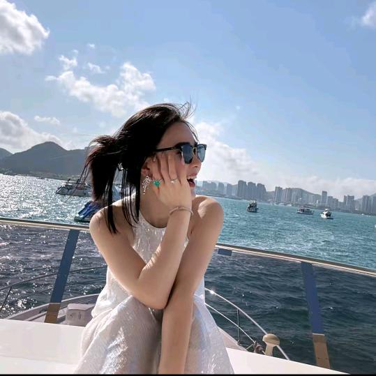 袁艺灵～穿搭分享～