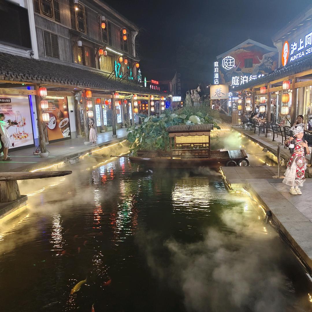 我爱人间初相见 也敬深情不久远