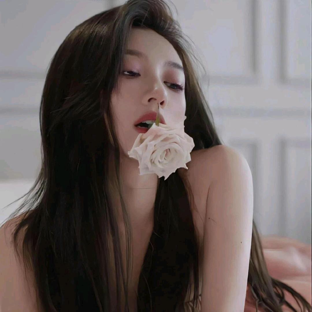 𝓠.月淇🌸