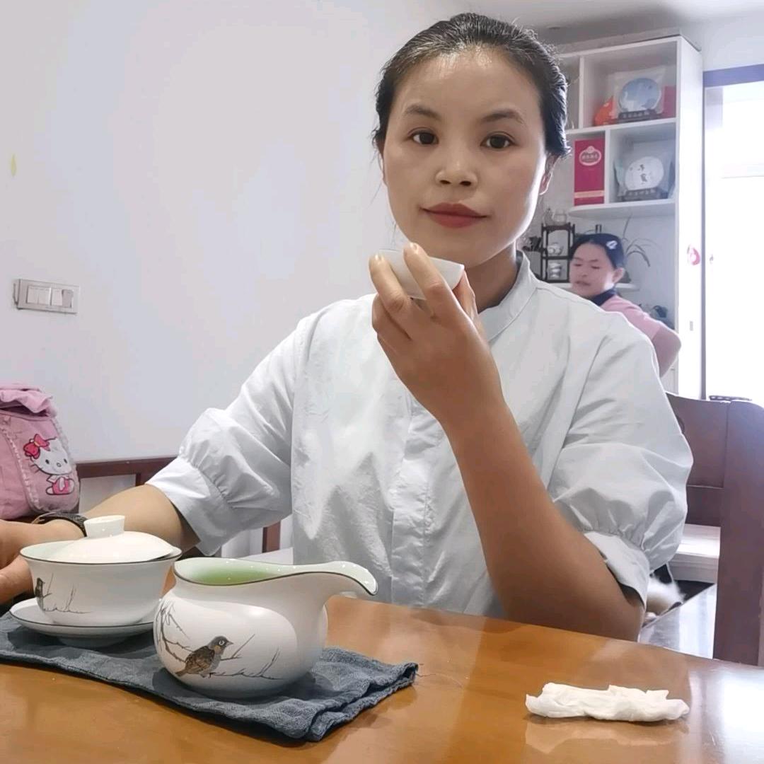 黄吆妹《黛宜菲》