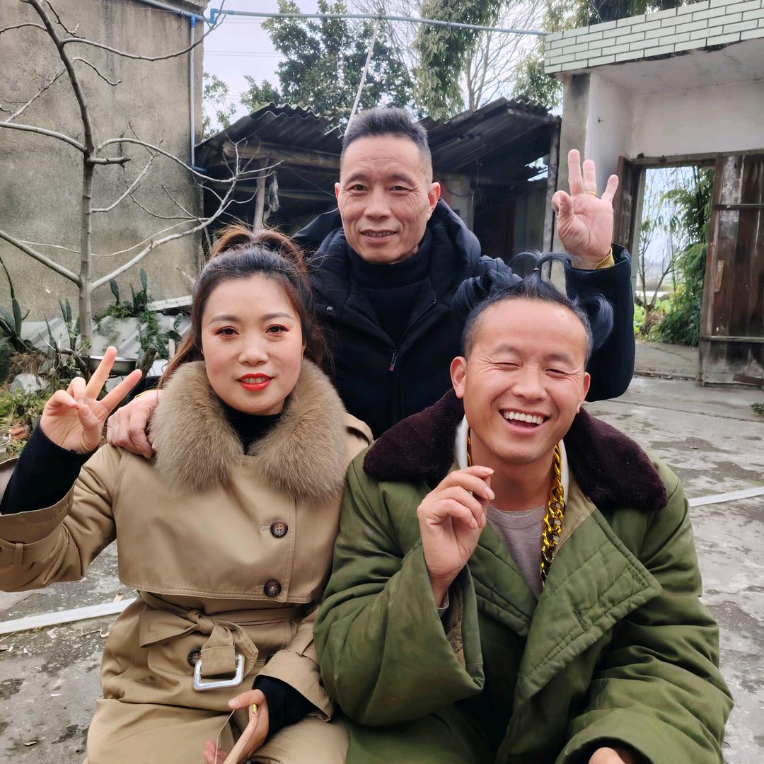 王二毛《逗逼团》