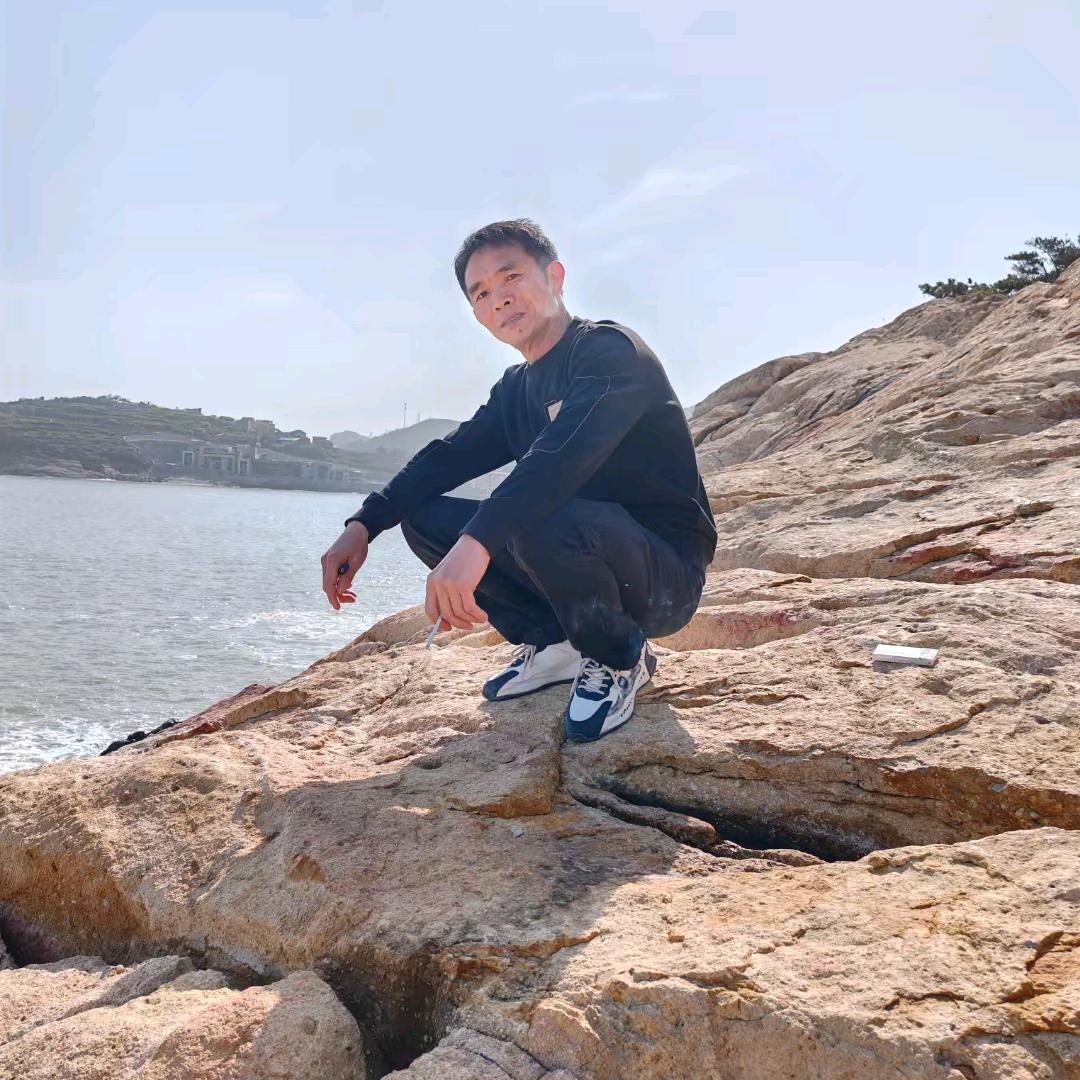 快乐三哥(小号)大号早6-40开播