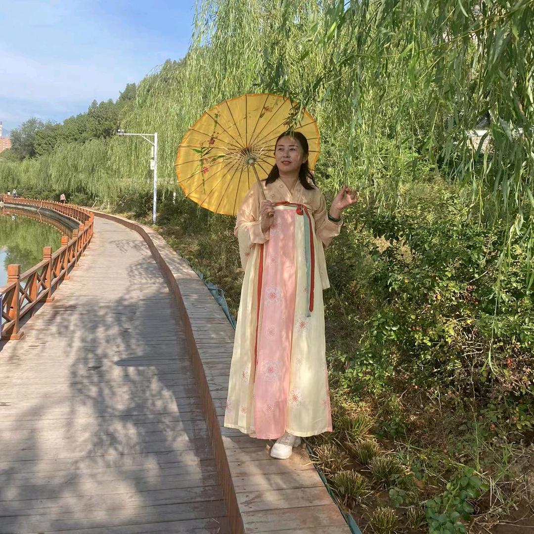 丹姐浅笑嫣然
