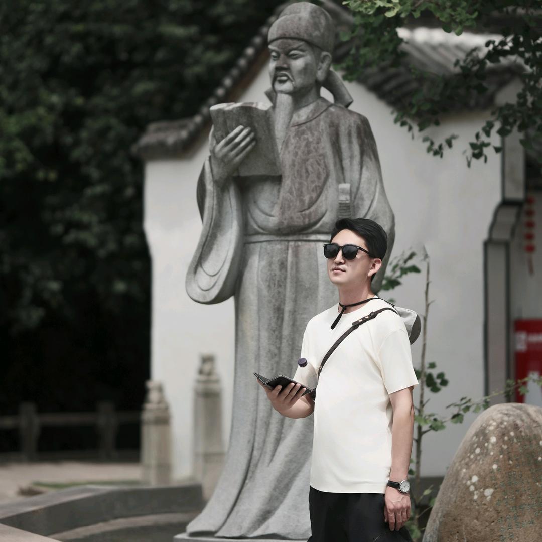 吕晗