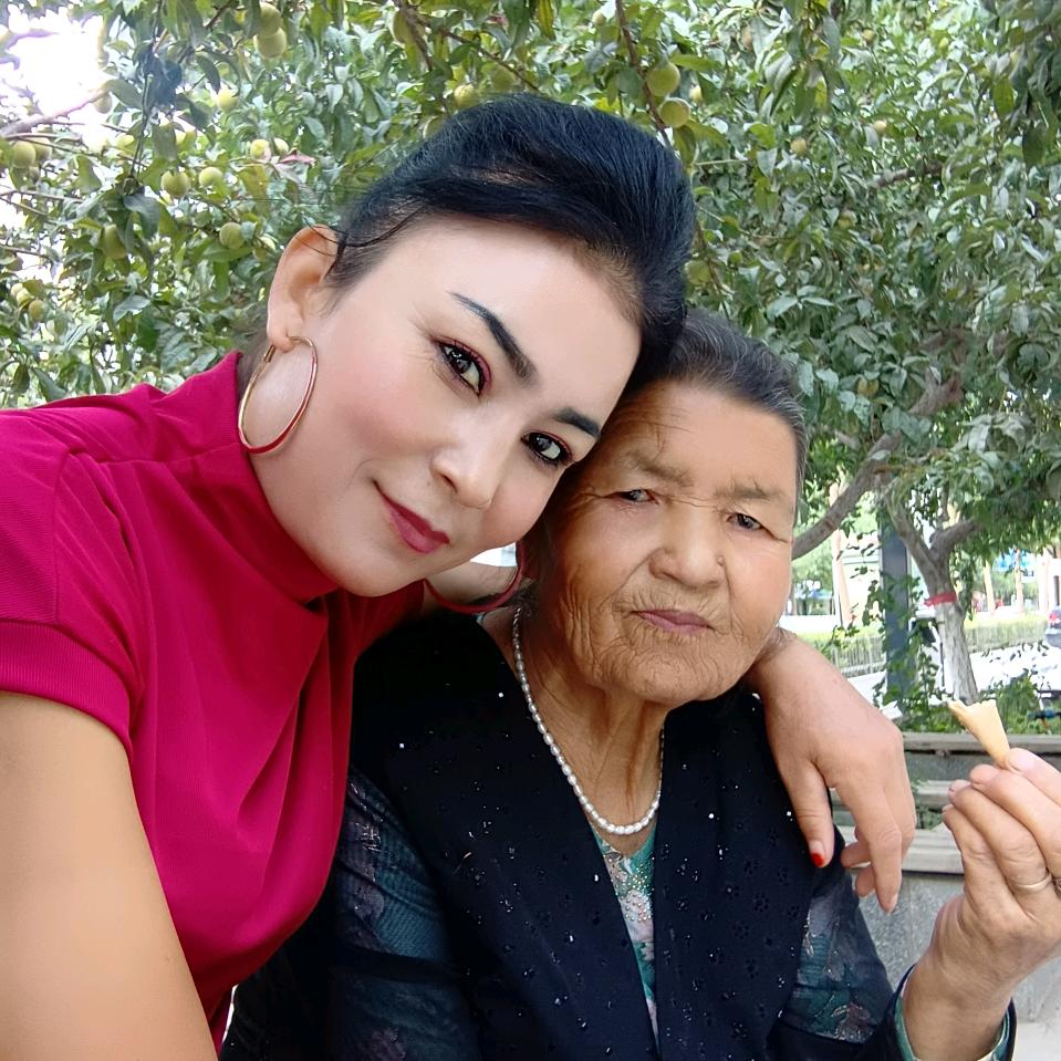 古丽@