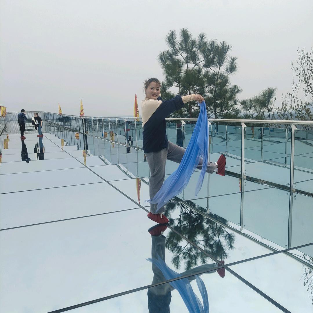 倾城之恋文化传媒  静静