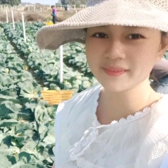 农村里的小妮子