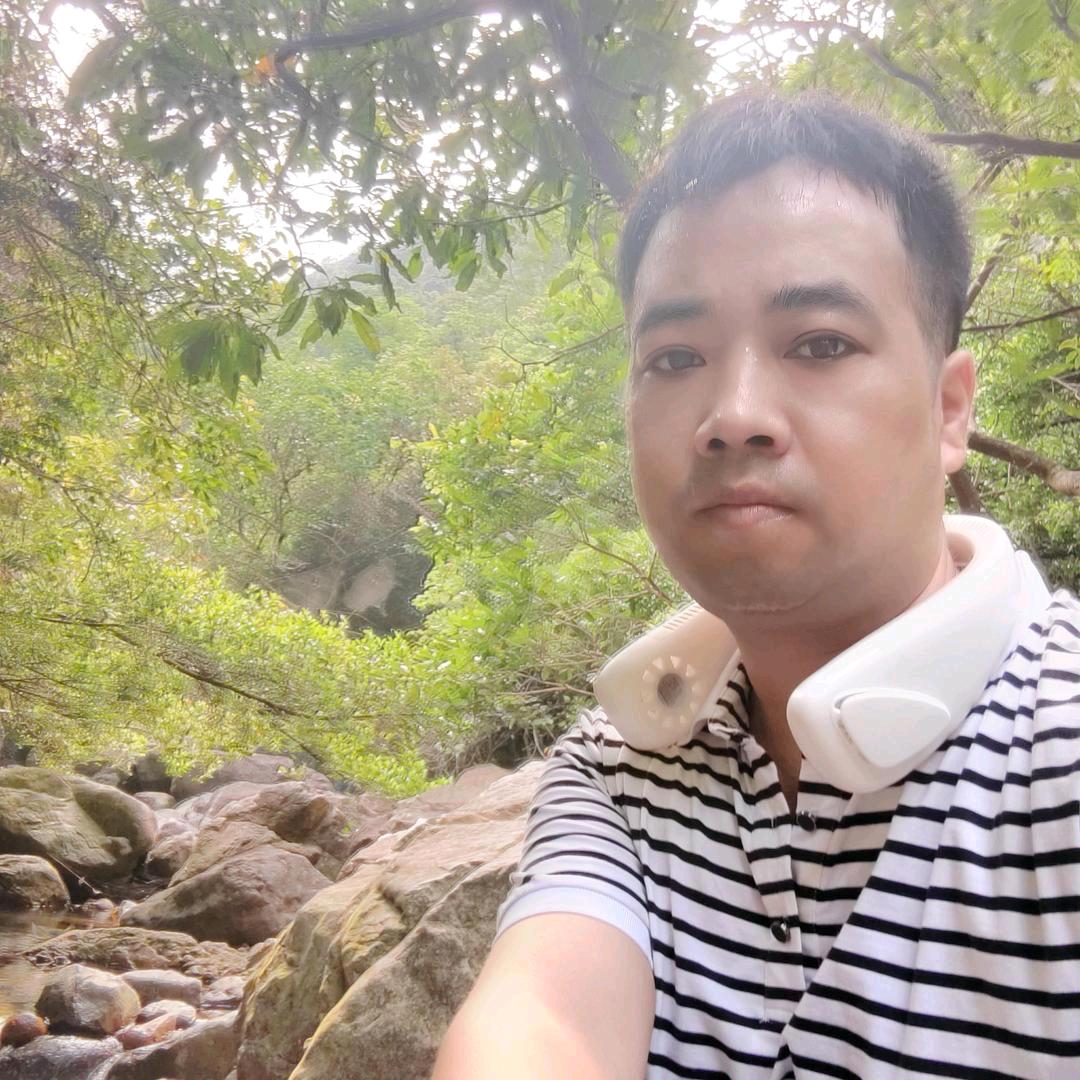 阳光下的等待