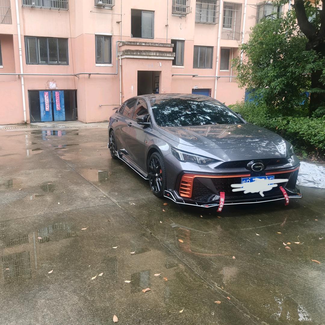 单身小何