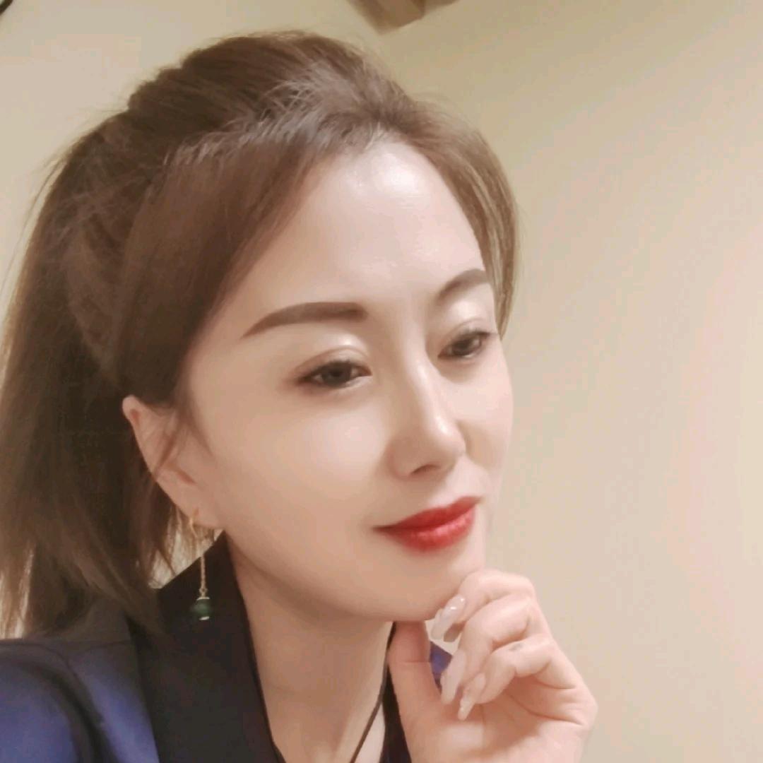 @人情冷暖薄如纸🌻