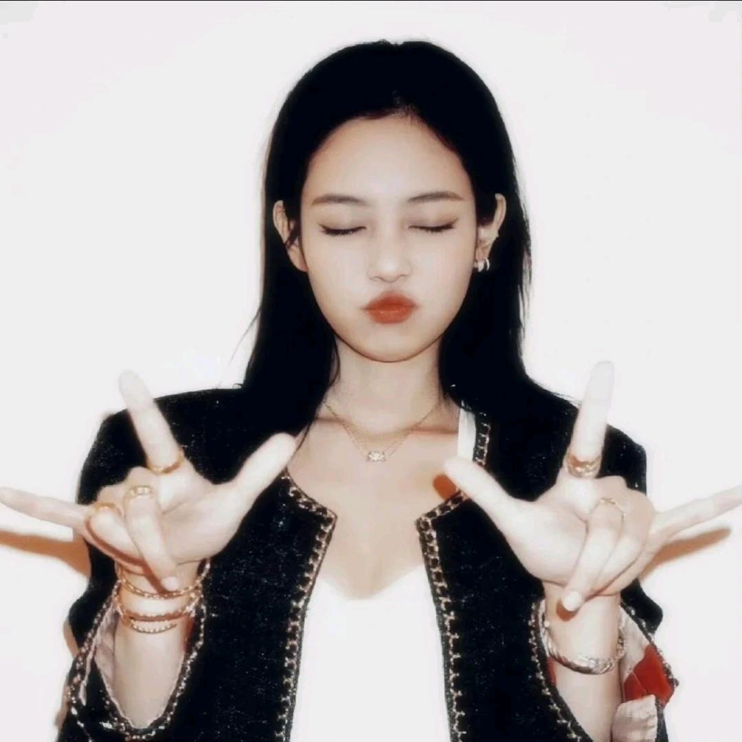 女孩为何穿长裙