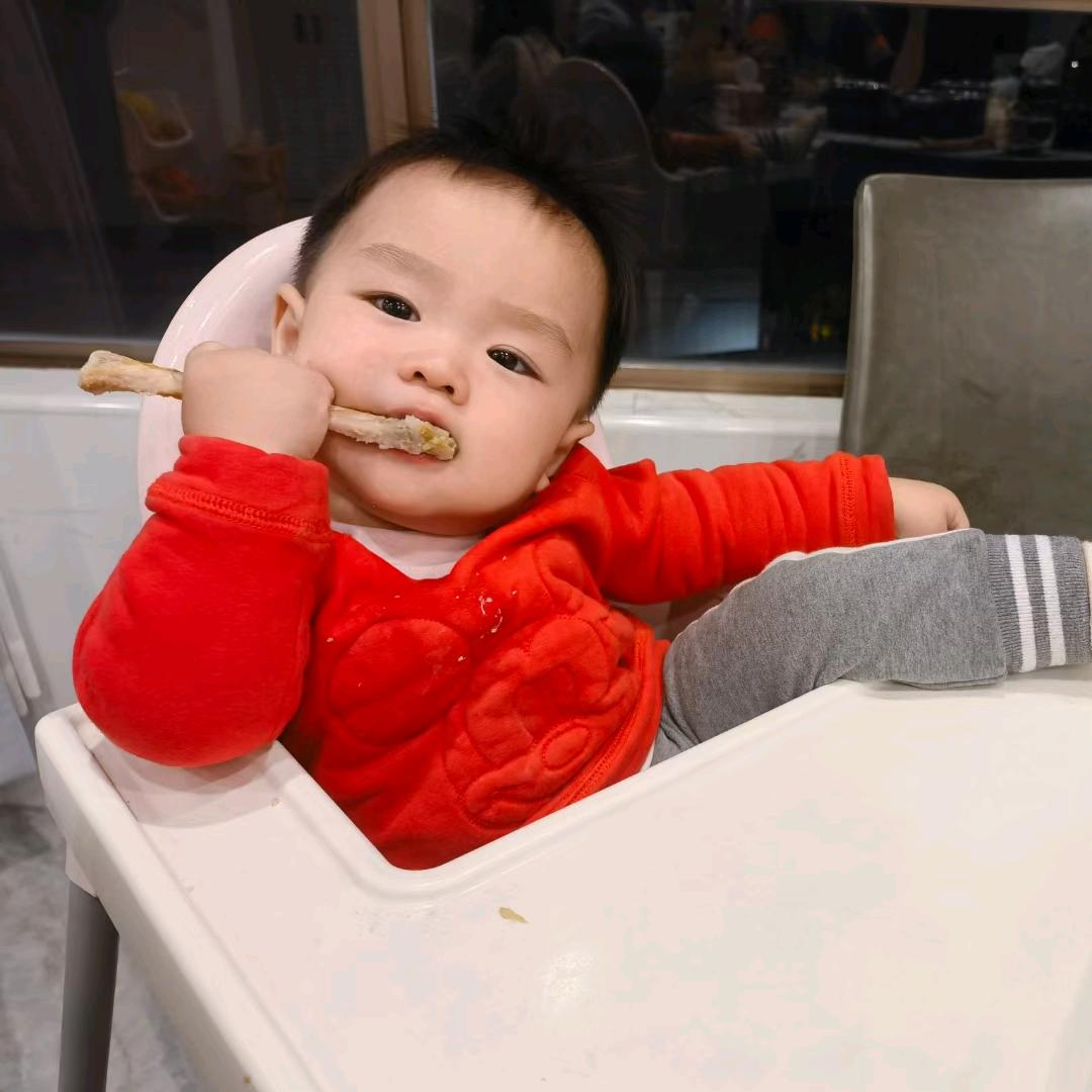 小朋友爱零食