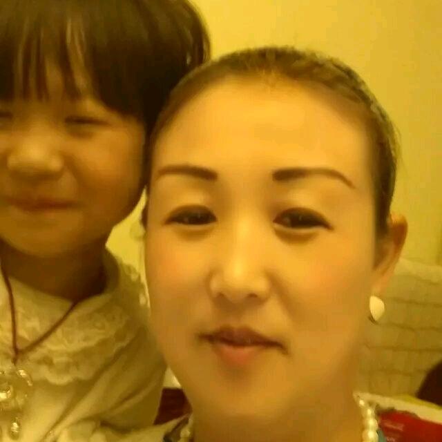 雅女丽丽